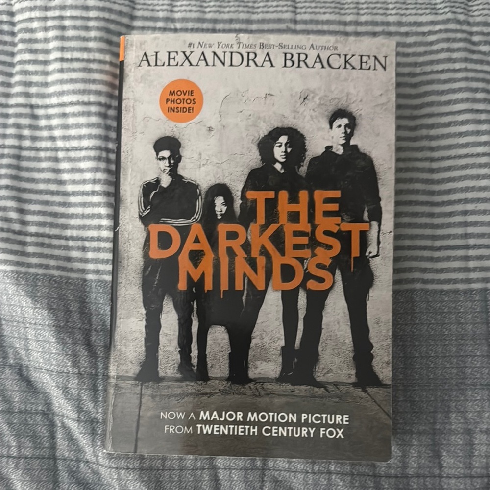 The Darkest Minds Book by Alexandra Bracken